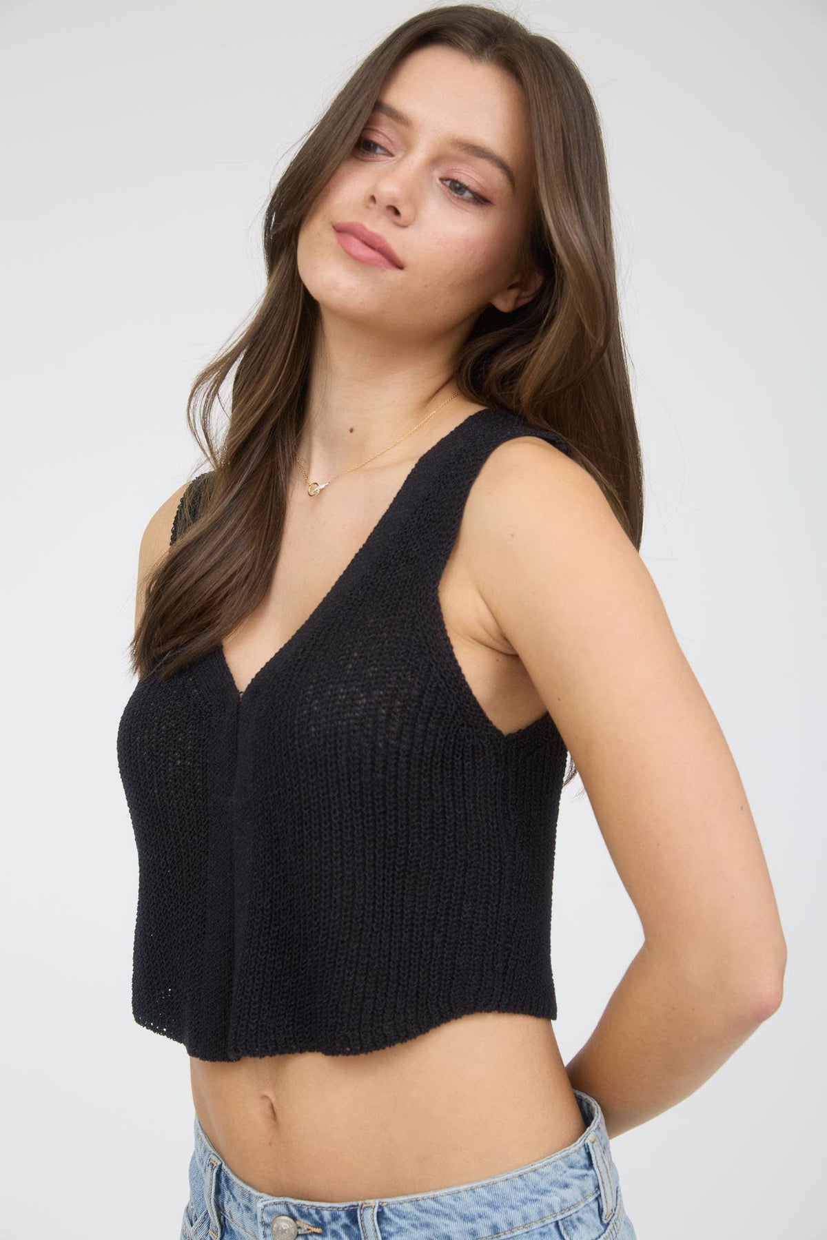 FRONT HOOK AND EYE KNIT SWEATER VEST: BLACK - Cluff CO LLC