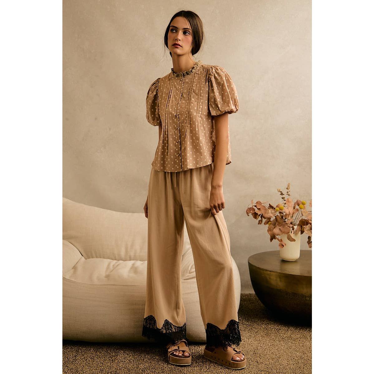 LINEN BLEND LACE TRIM BANDING WAIST PANTS: BEIGE / L - Cluff CO LLC
