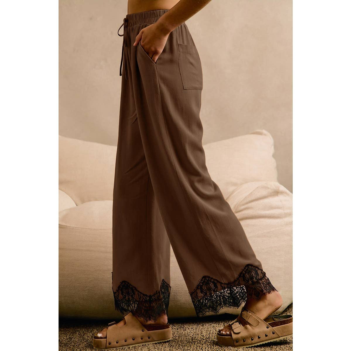 LINEN BLEND LACE TRIM BANDING WAIST PANTS: BEIGE / L - Cluff CO LLC