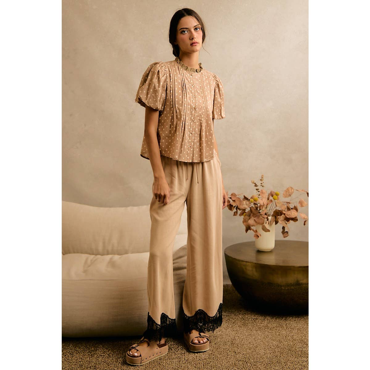 LINEN BLEND LACE TRIM BANDING WAIST PANTS: BEIGE / L - Cluff CO LLC