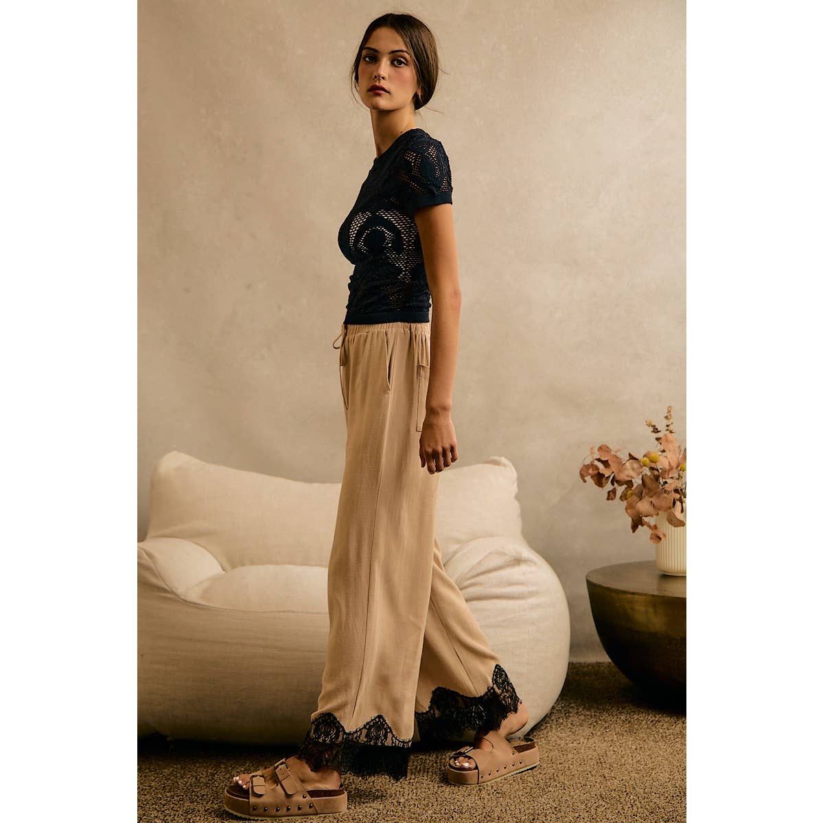 LINEN BLEND LACE TRIM BANDING WAIST PANTS: BEIGE / L - Cluff CO LLC