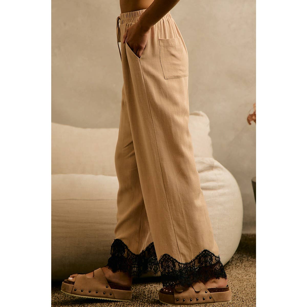LINEN BLEND LACE TRIM BANDING WAIST PANTS: BEIGE / L - Cluff CO LLC