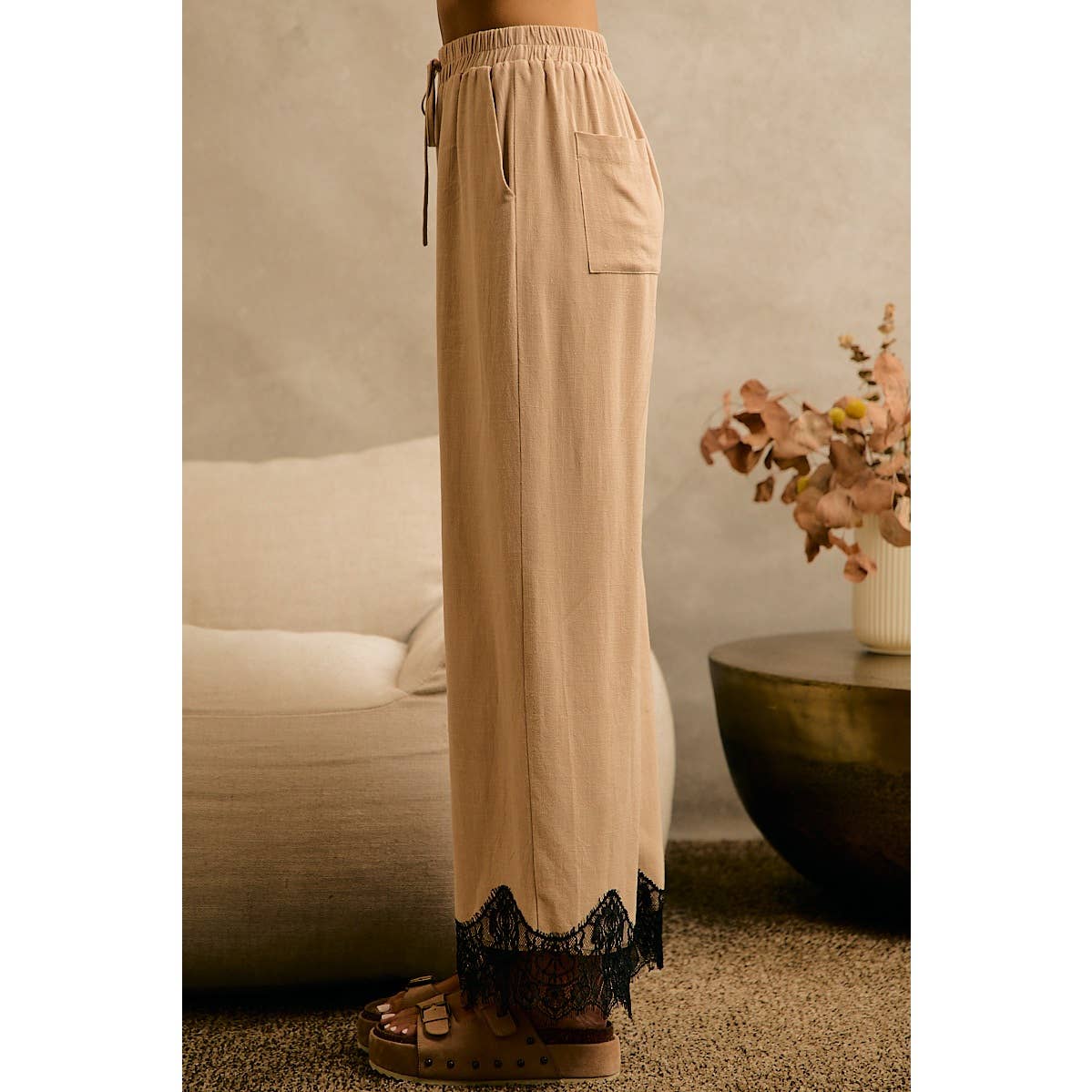 LINEN BLEND LACE TRIM BANDING WAIST PANTS: BEIGE / L - Cluff CO LLC