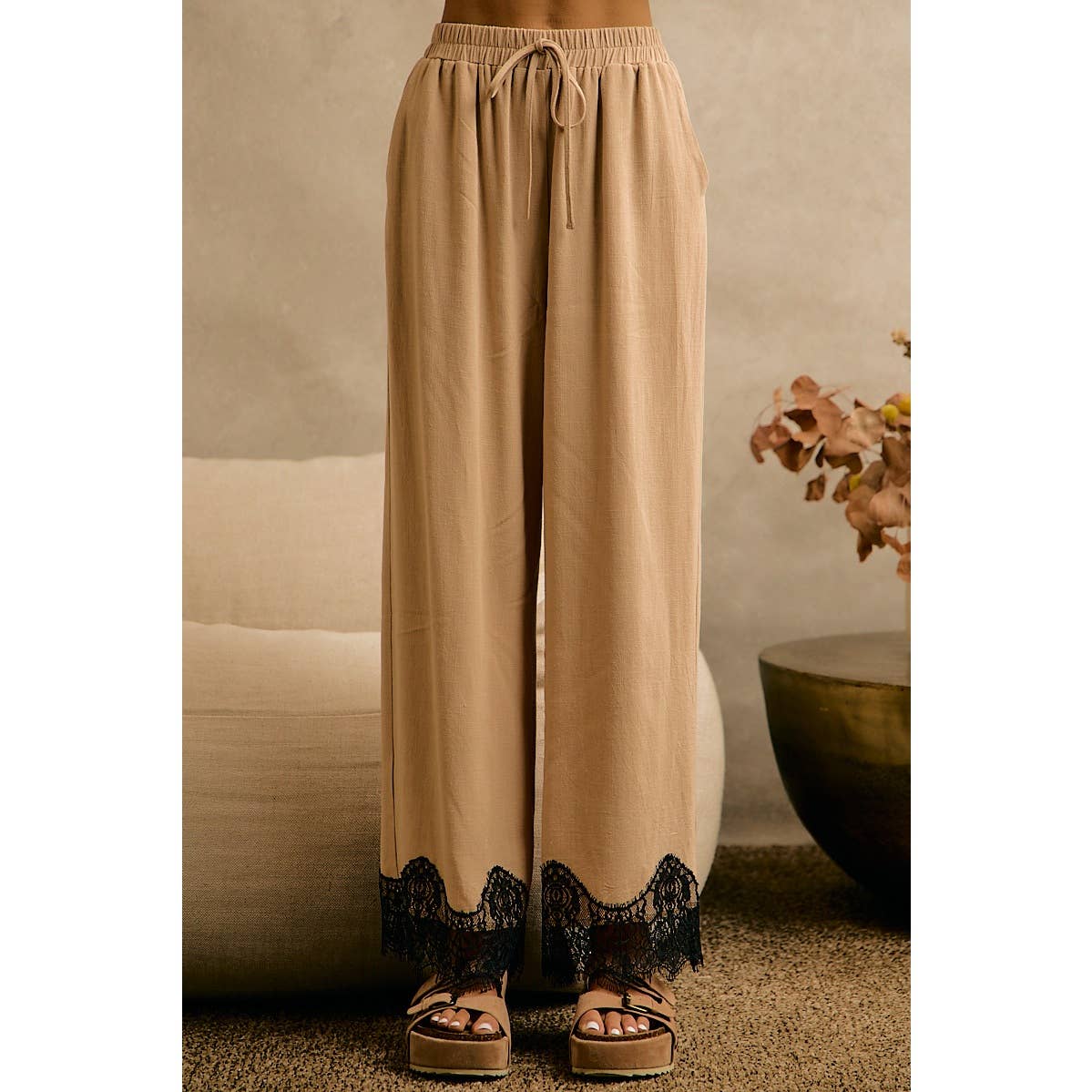 LINEN BLEND LACE TRIM BANDING WAIST PANTS: BEIGE / L - Cluff CO LLC