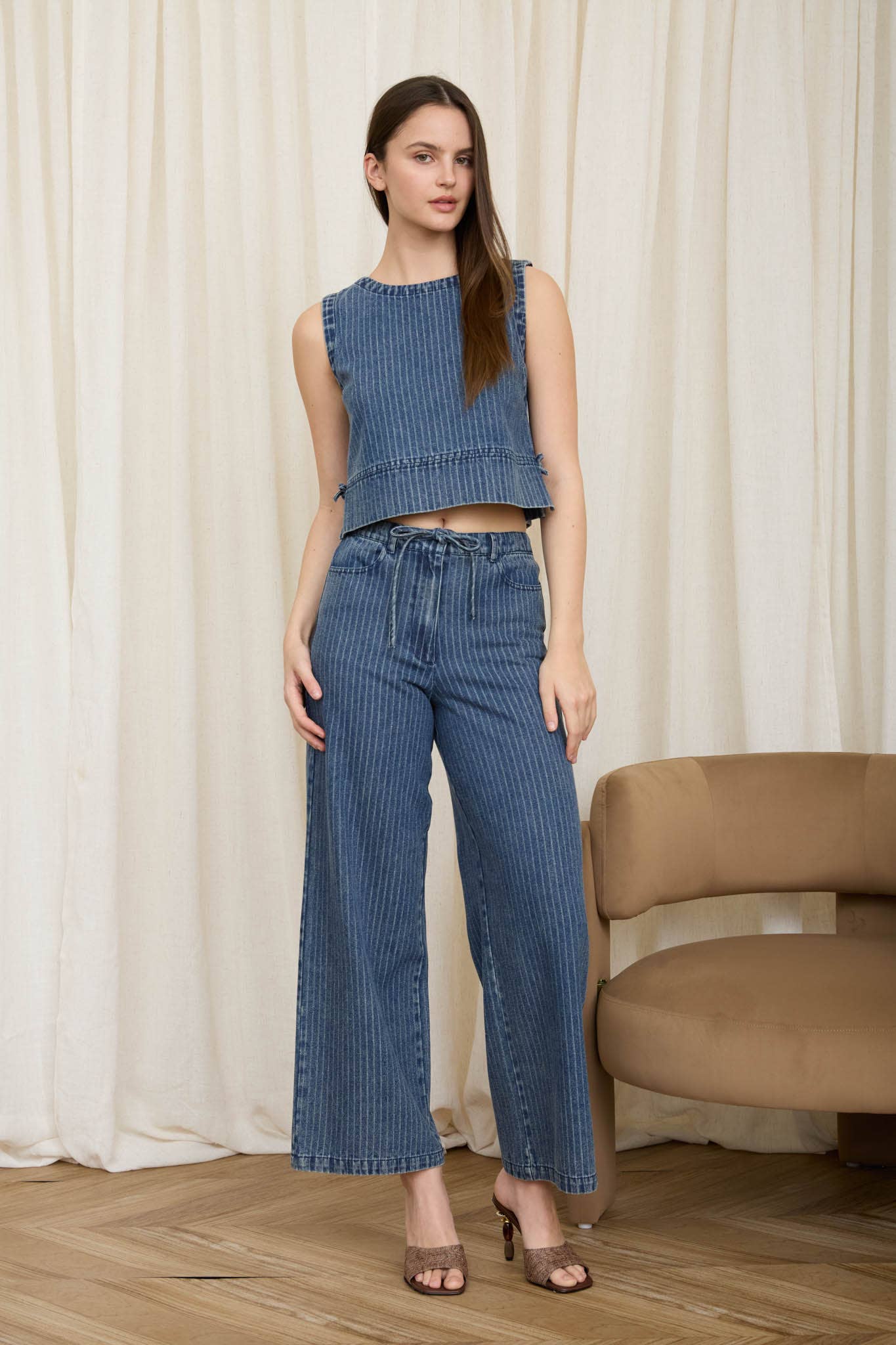 STRIPE WASHED DENIM SLEEVELESS SIDE TIE CROP TOP : DENIM - Cluff CO LLC